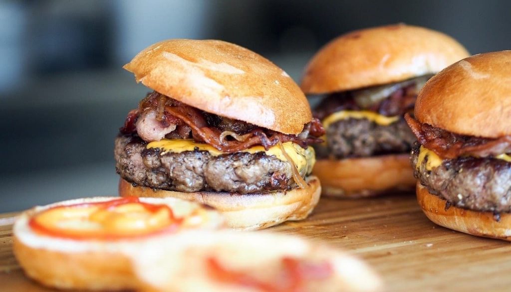 肥満の原因であるジャンクフード